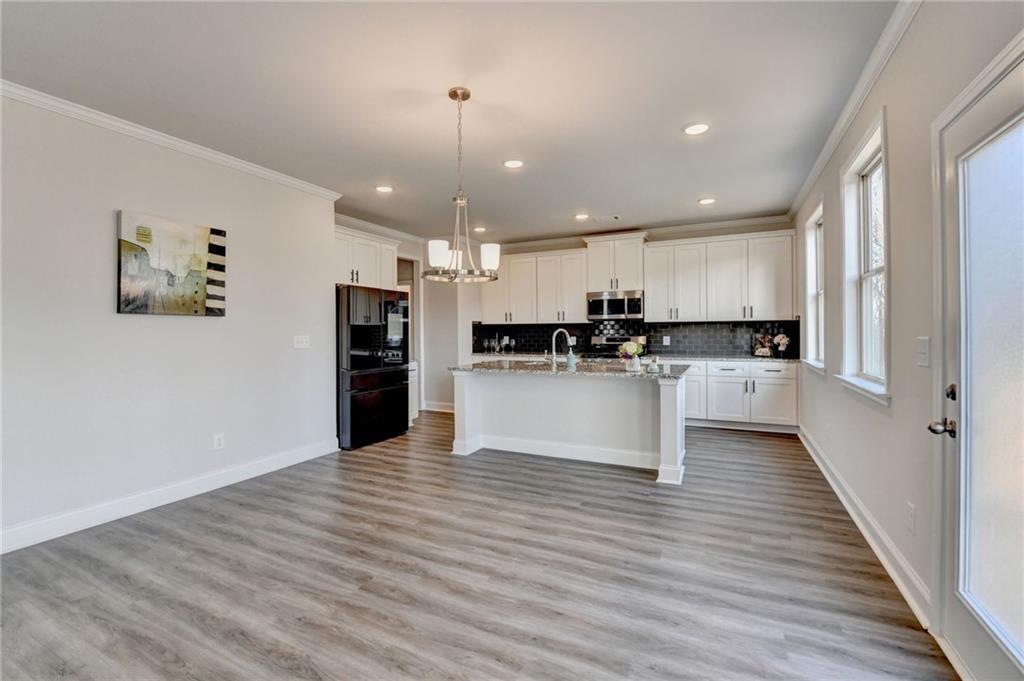 3328 Sir Gregory Manor Property Photo 20