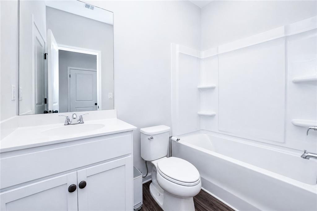 1871 Jordan Brook Drive E Property Photo 8