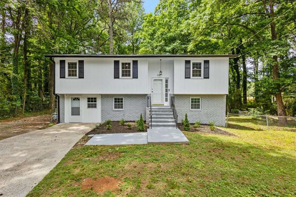 394 Burr Oak Court Property Photo 1