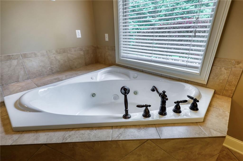 360 Wyldewoode Dr Property Photo 35