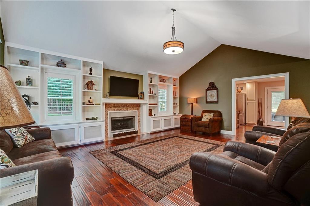 3120 Dallas Acworth Highway Property Photo 7
