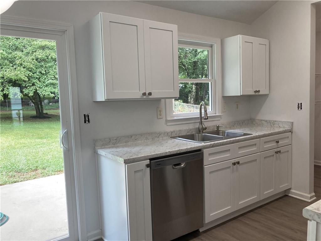 181 Aztec Way Se Property Photo 4