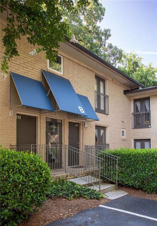 2023 Oakview Road Se Unit 223 Property Photo 1