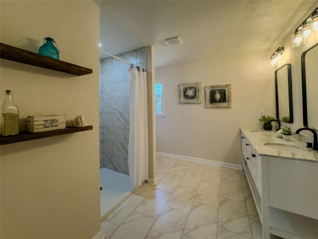 2541 Winding Lake Trail Property Photo 36