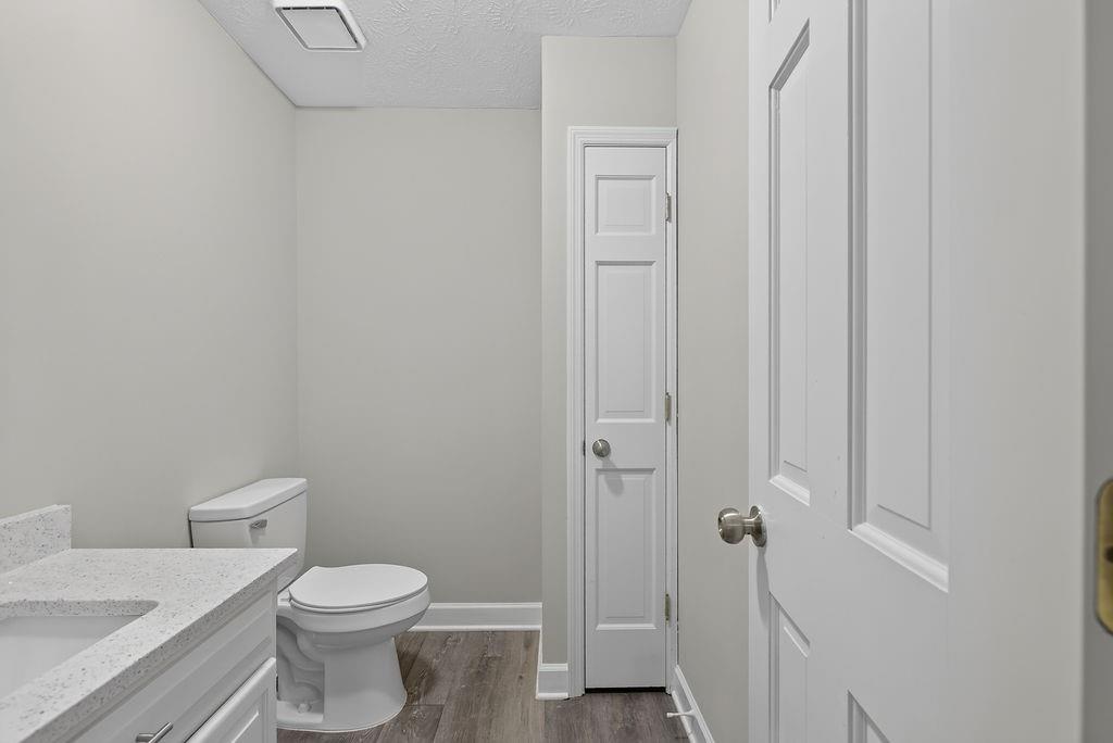 3735 Warwick Way Property Photo 10