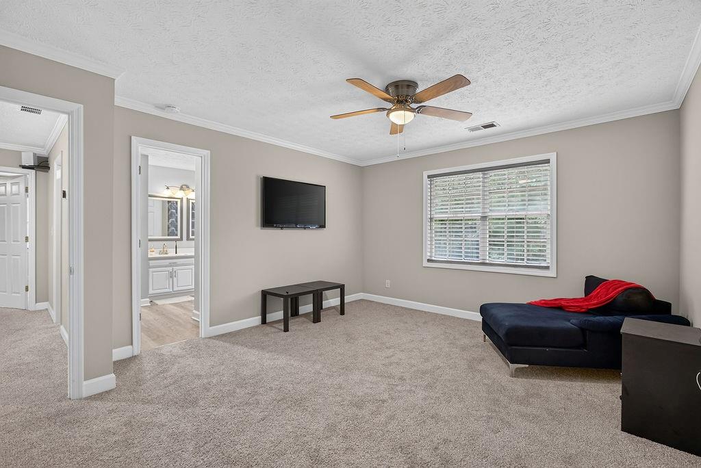 3735 Warwick Way Property Photo 23