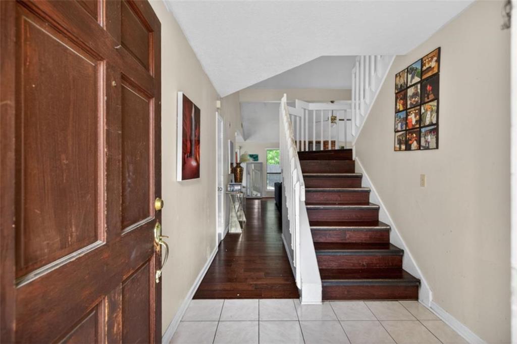 7042 Ivy Pointe Row Property Photo 3
