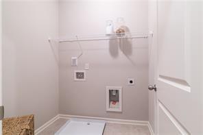 491 Suwanee Pass Trail Property Photo 28