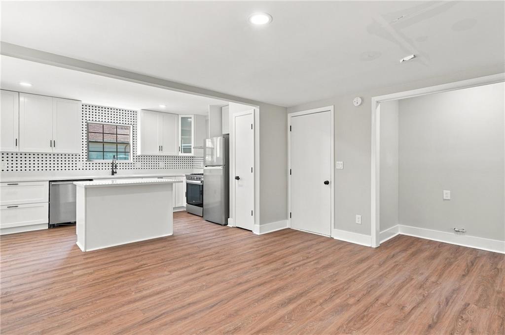 5641 Clifton Place Property Photo 11