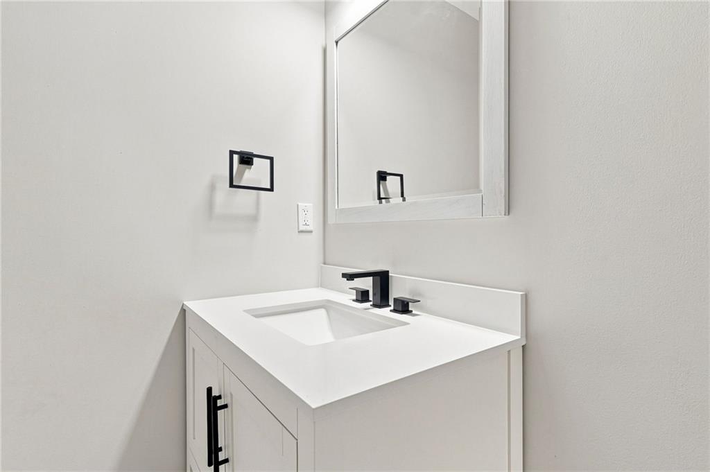 5641 Clifton Place Property Photo 16