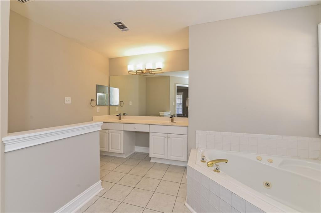 106 Emerald Lane Property Photo 8