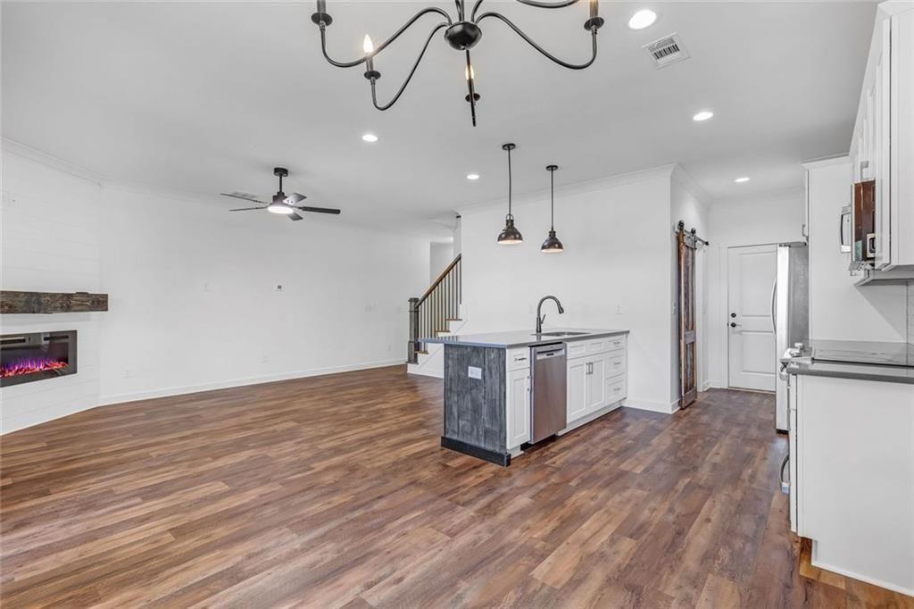 5466 Whitehall Road Property Photo 4