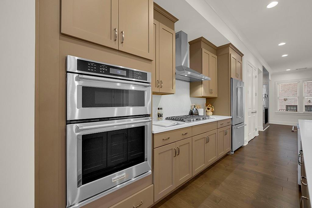 6807 Encore Boulevard Property Photo 5