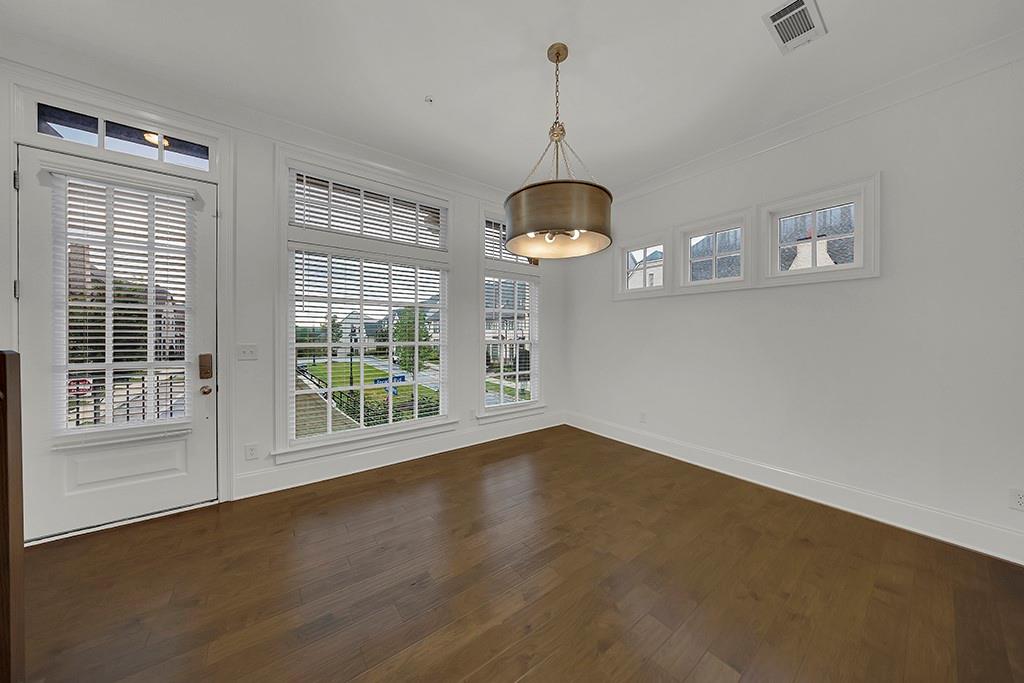 6807 Encore Boulevard Property Photo 12