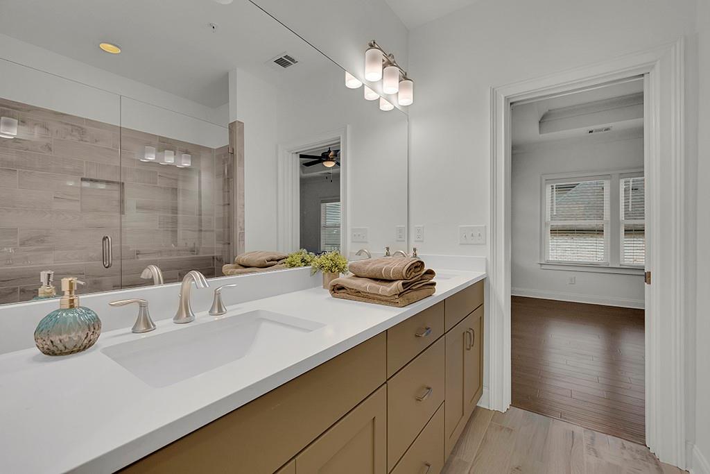 6807 Encore Boulevard Property Photo 20
