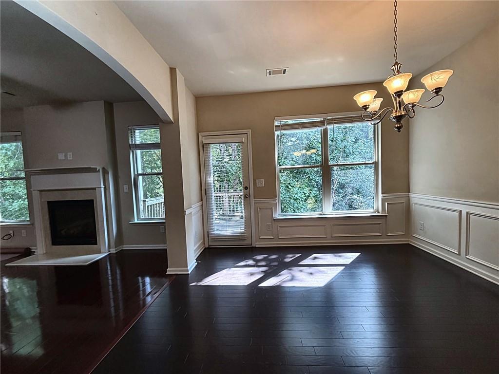 2573 Chimney Hill Place Property Photo 3
