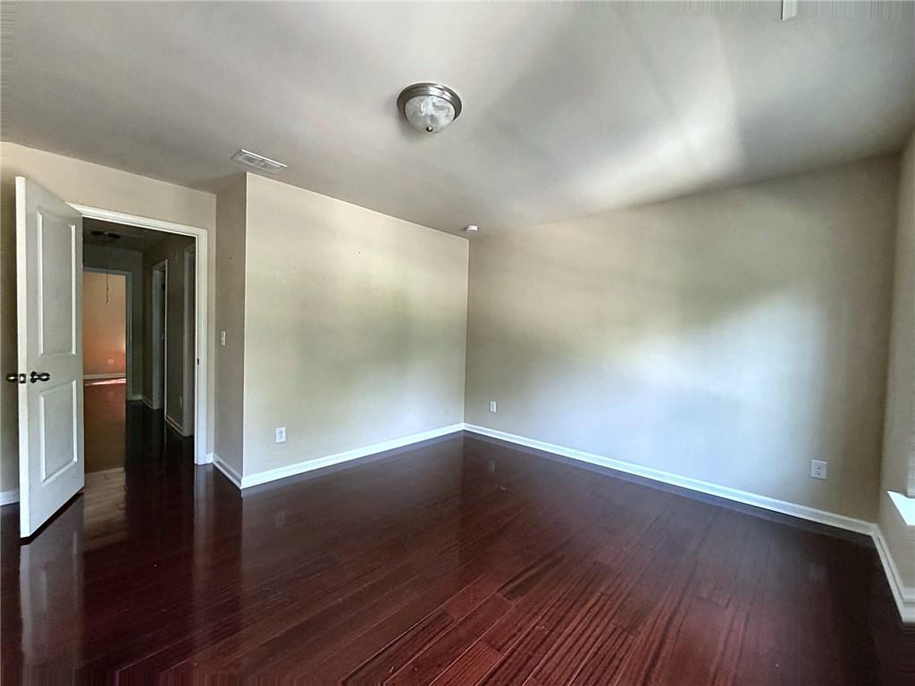 2573 Chimney Hill Place Property Photo 4