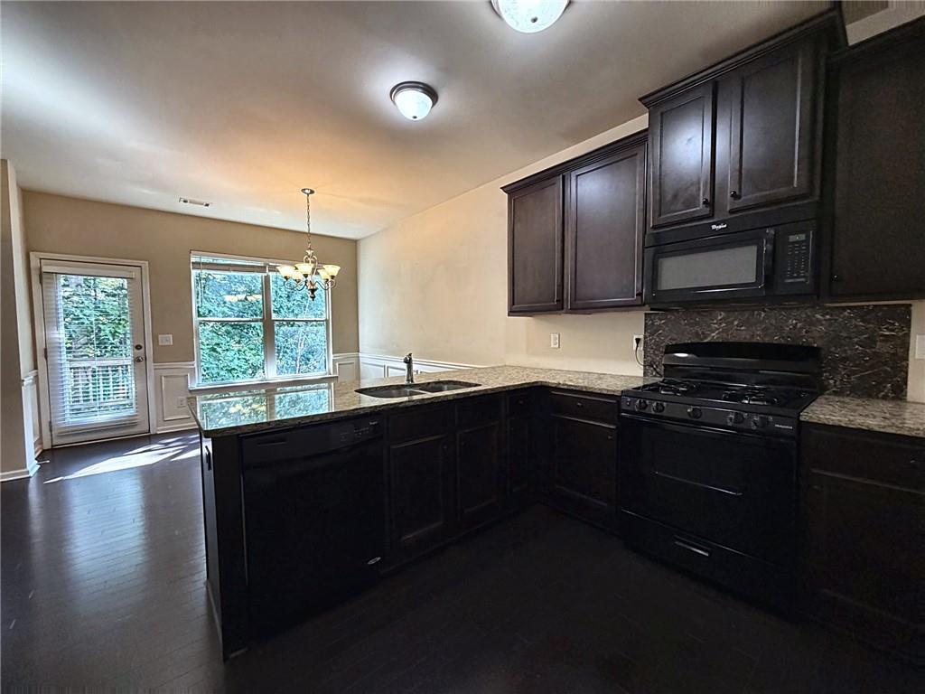 2573 Chimney Hill Place Property Photo 6