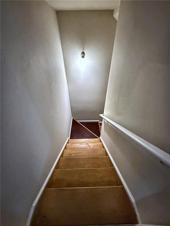 2573 Chimney Hill Place Property Photo 18
