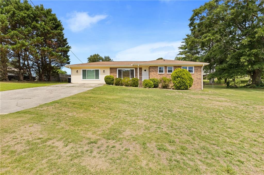 2140 Rockdale Drive Property Photo 1
