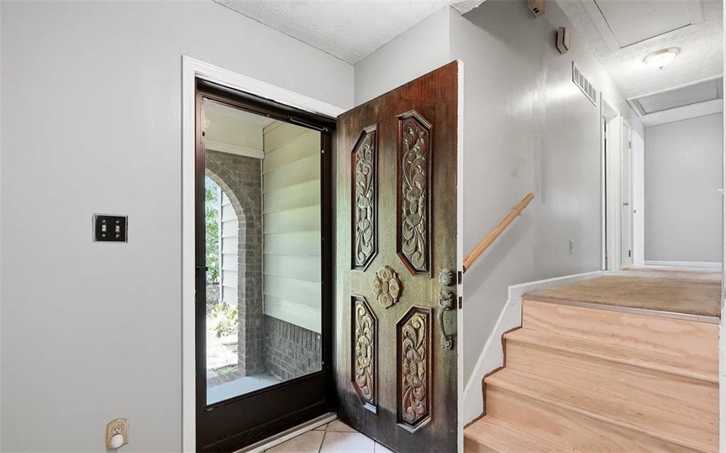 8996 Mandarin Court Property Photo 4