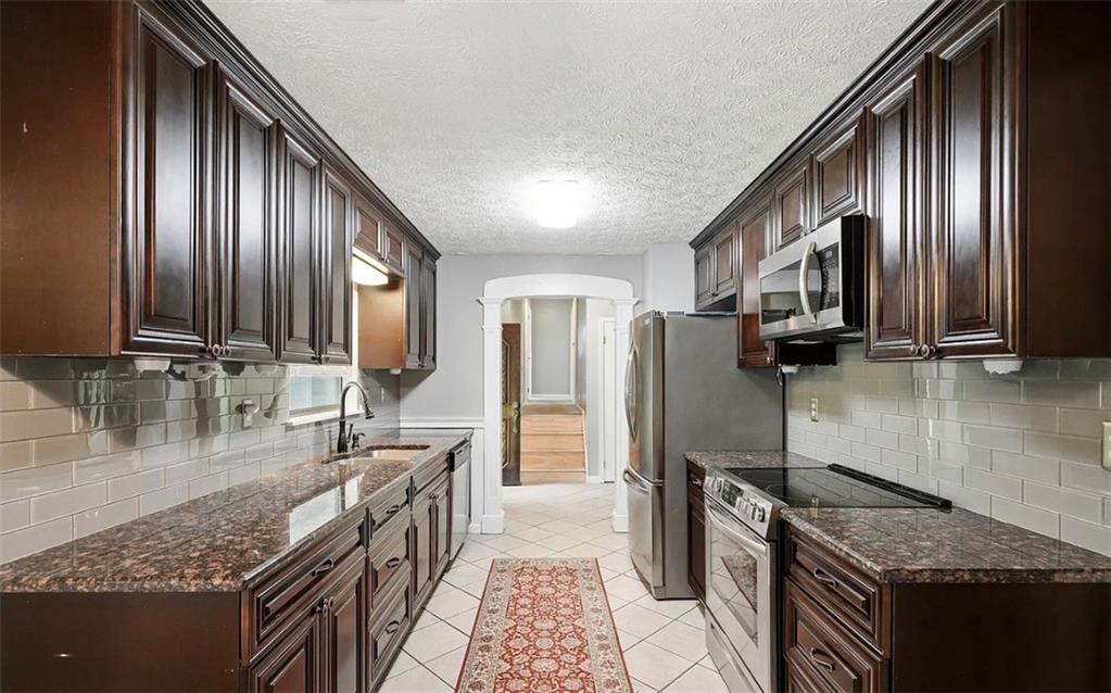 8996 Mandarin Court Property Photo 7