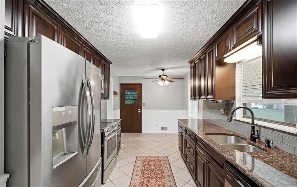 8996 Mandarin Court Property Photo 8
