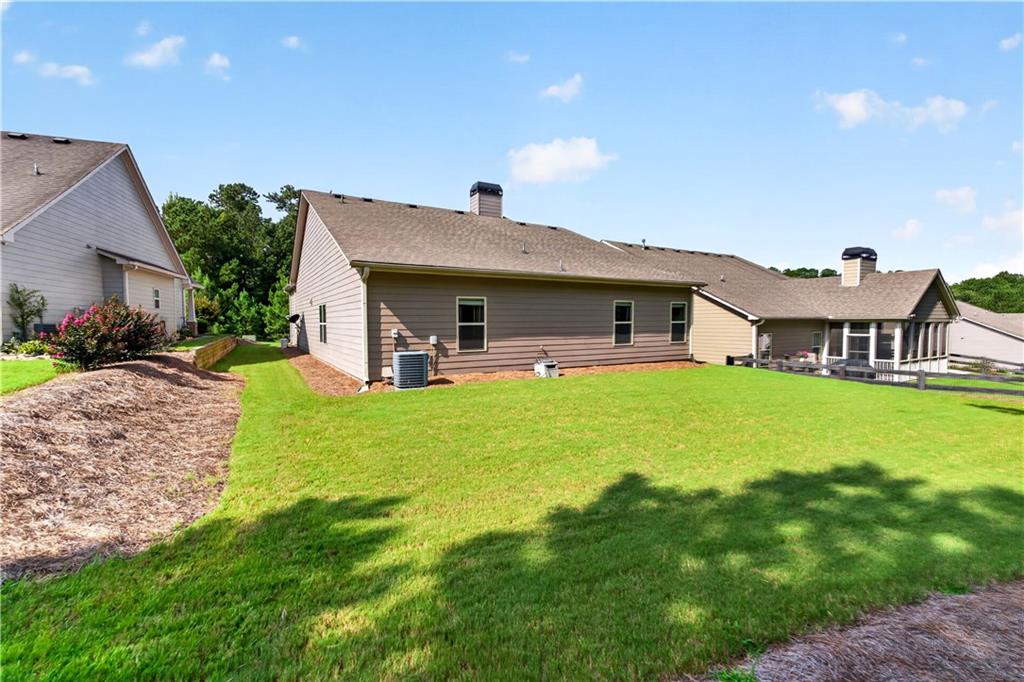 104 Willow Creek Trail Property Photo 6
