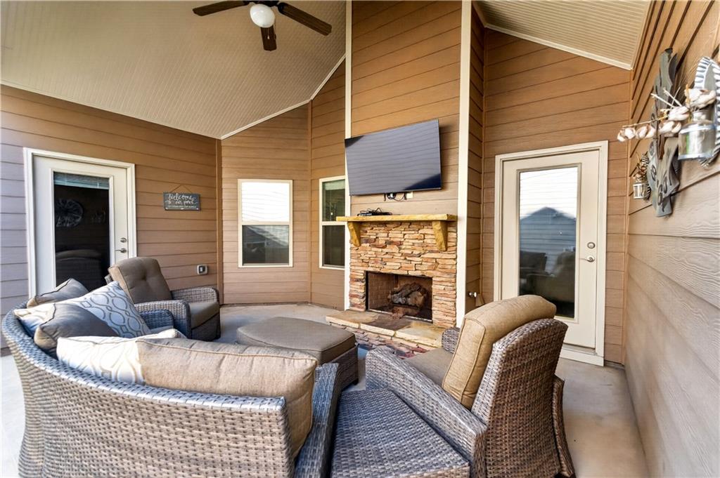 104 Willow Creek Trail Property Photo 36