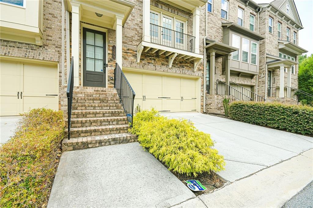1299 Linden Court NE Property Photo 1
