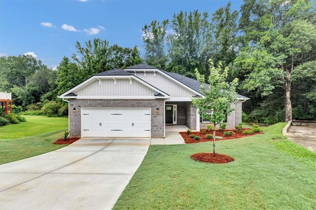 216 Rhett Drive Property Photo 1