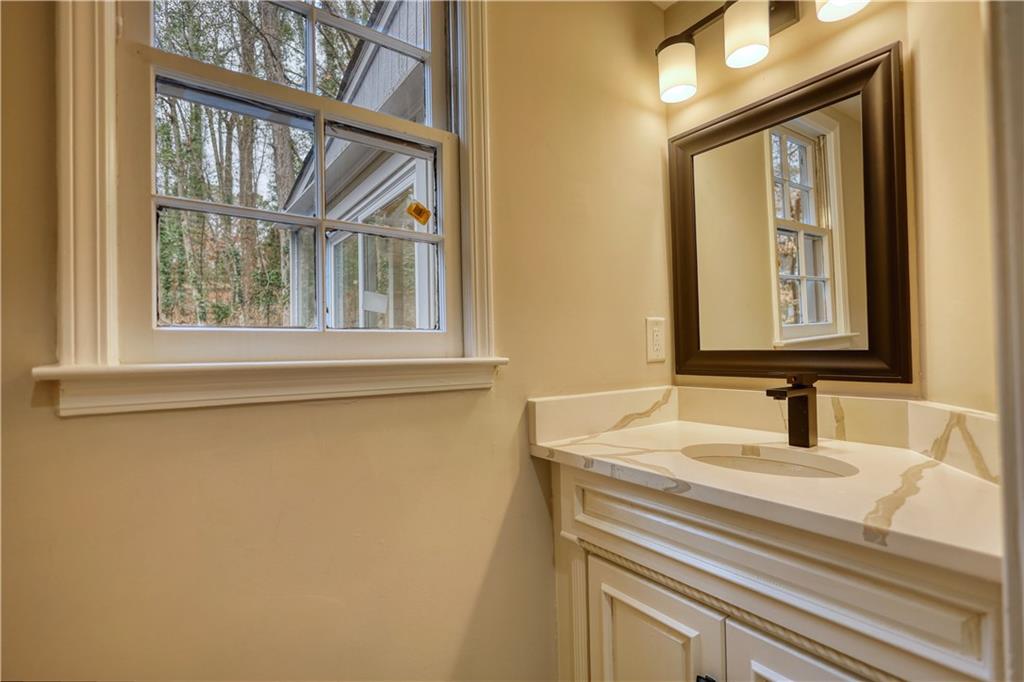 4205 Aberdeen Pass Property Photo 8