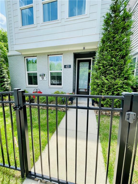 423 Hargrove Lane Property Photo 4