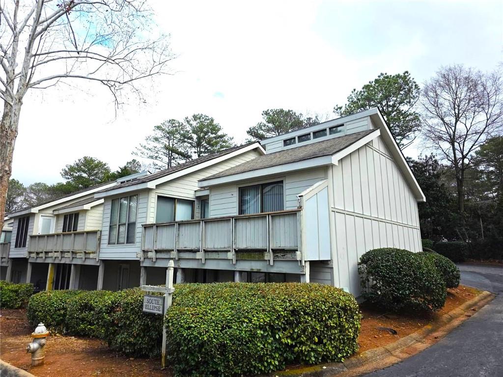 5025 Highland Club Drive Property Photo 1