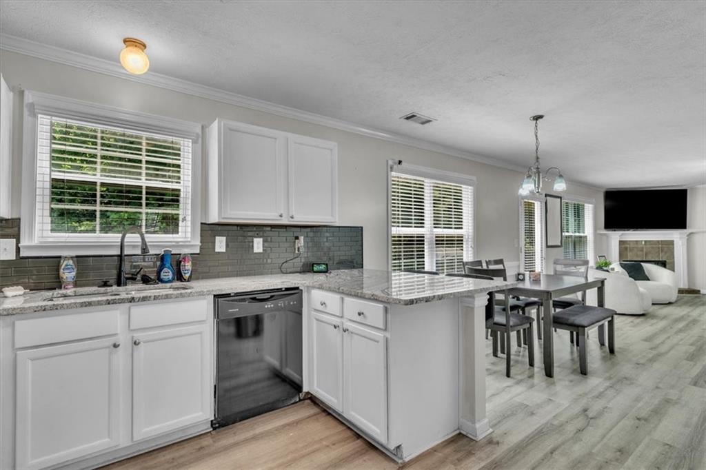 4439 Flat Stone Drive Property Photo 6