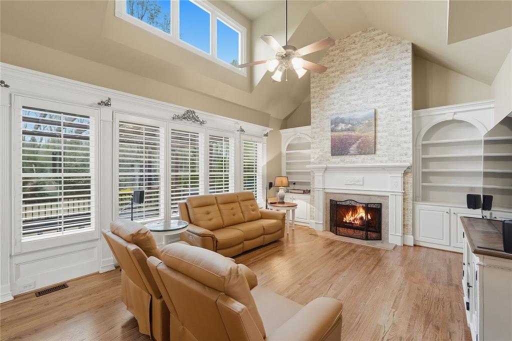 3010 Corsair Curve Property Photo 10