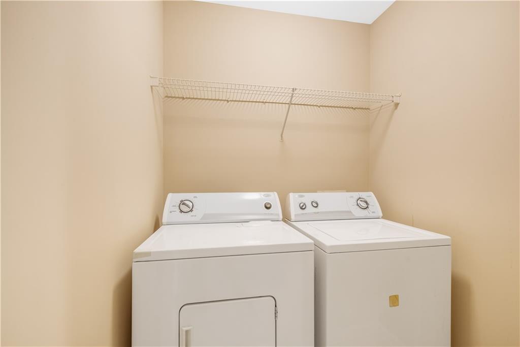 4310 Canterbury Walk Drive Property Photo 18