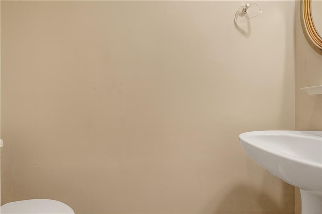 4310 Canterbury Walk Drive Property Photo 24