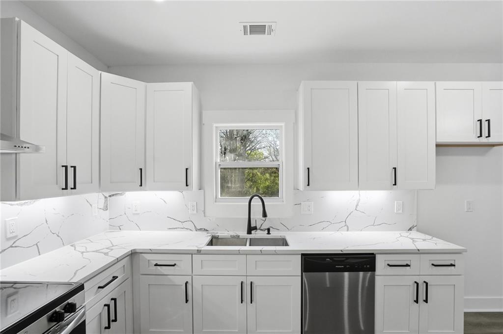12c Sixth Street Property Photo 6