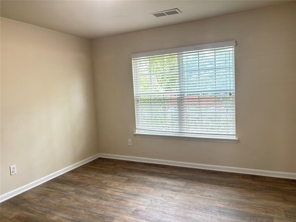 2215 Landing Walk Drive Property Photo 12