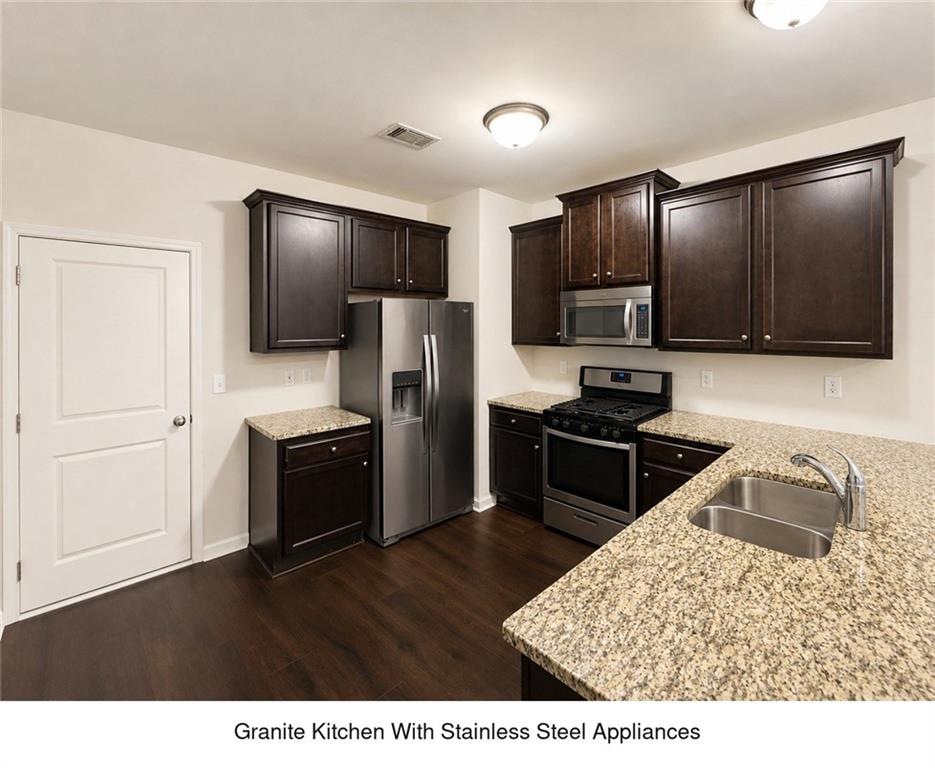 3432 Castleberry Village Circle Property Photo 6