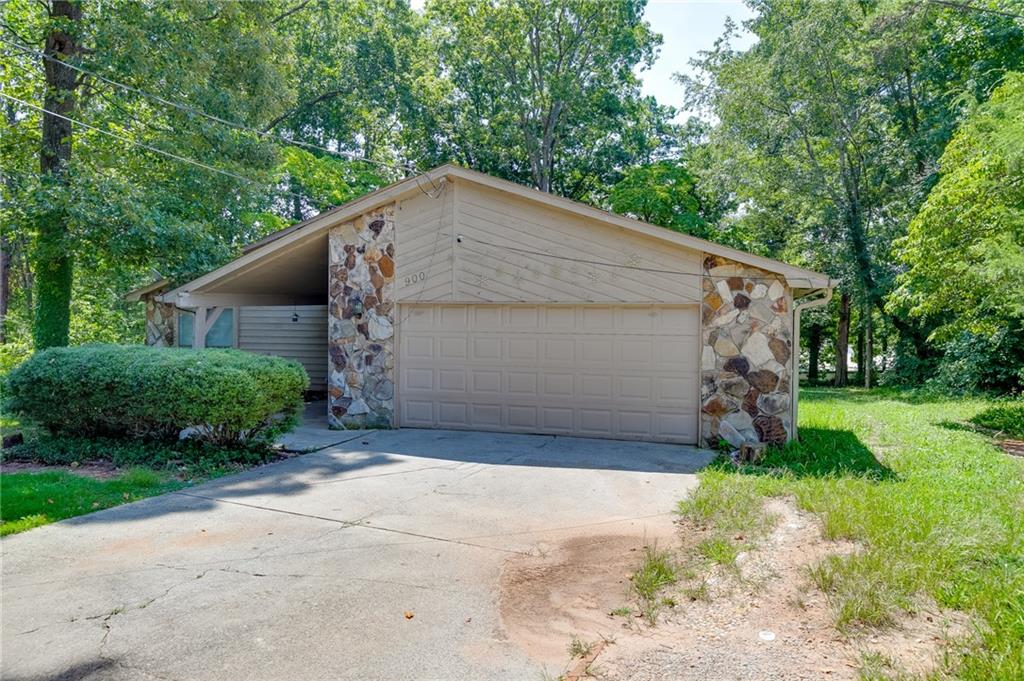 900 Pawnee Place Property Photo 1
