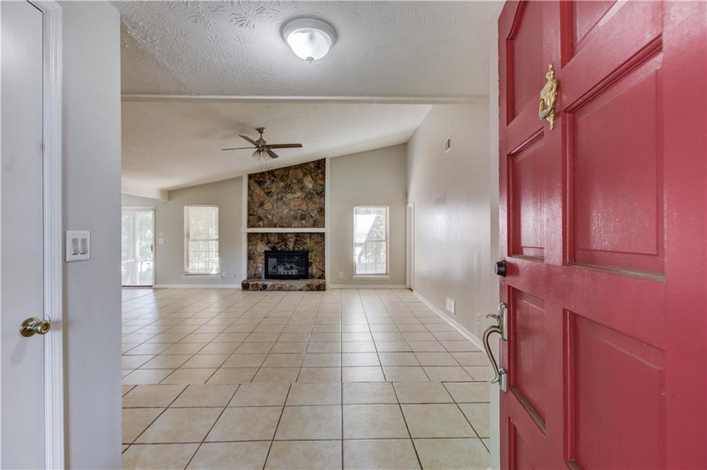 900 Pawnee Place Property Photo 2
