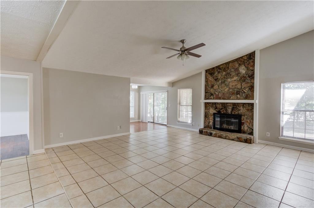 900 Pawnee Place Property Photo 3