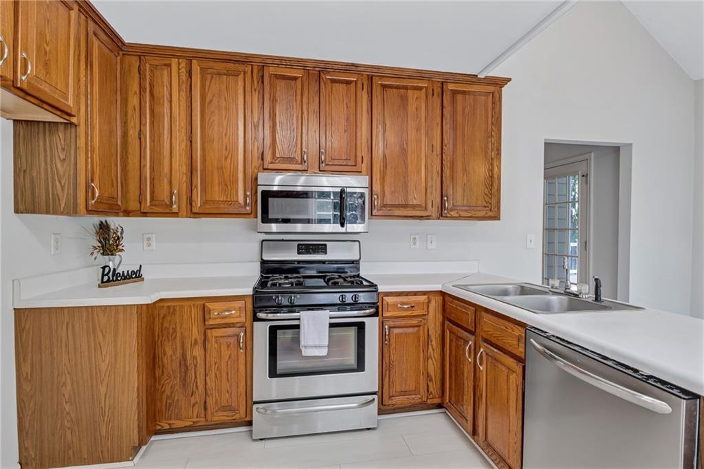 87 Alice Way Property Photo 12