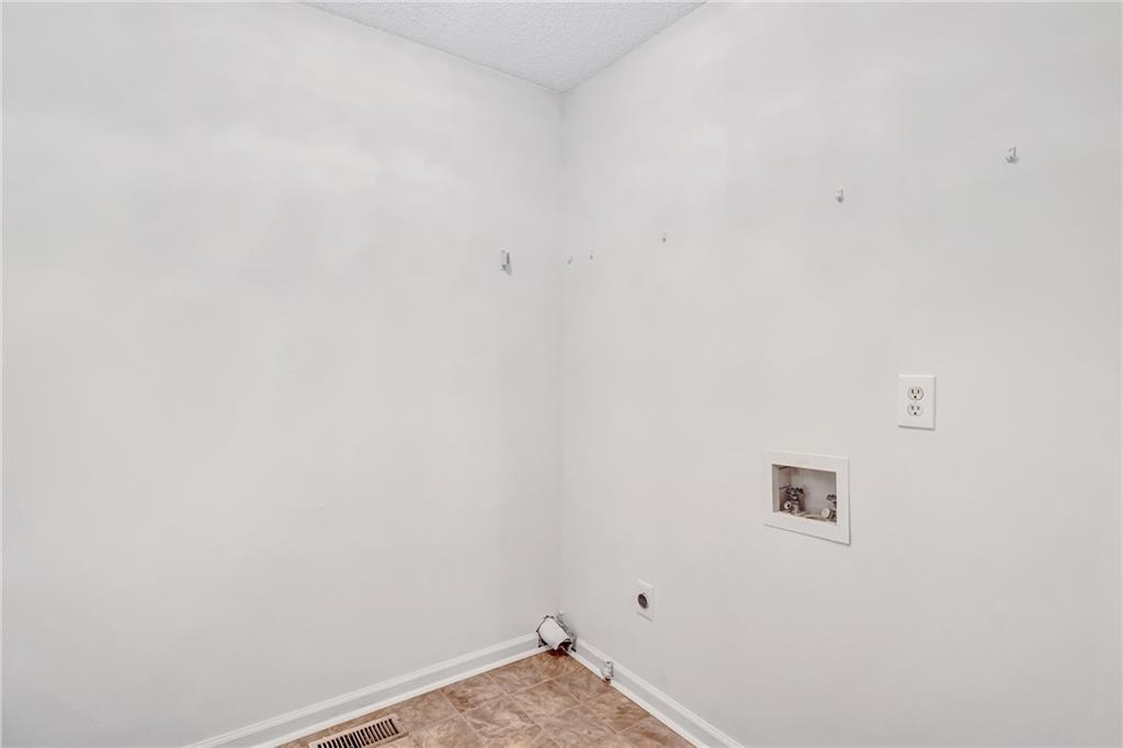 87 Alice Way Property Photo 18