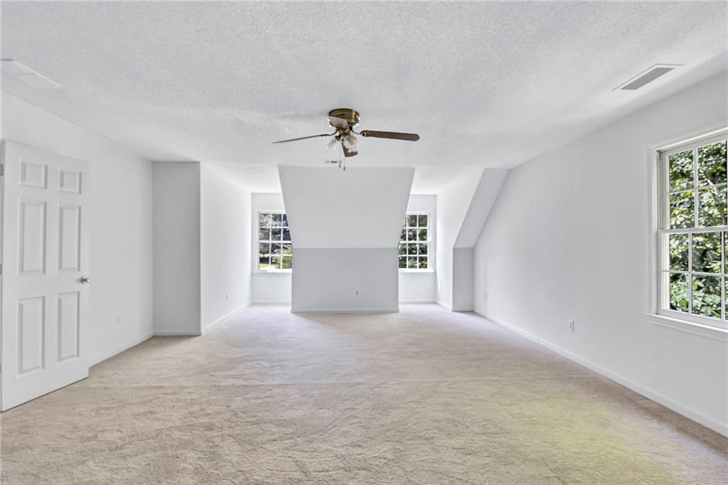 87 Alice Way Property Photo 31