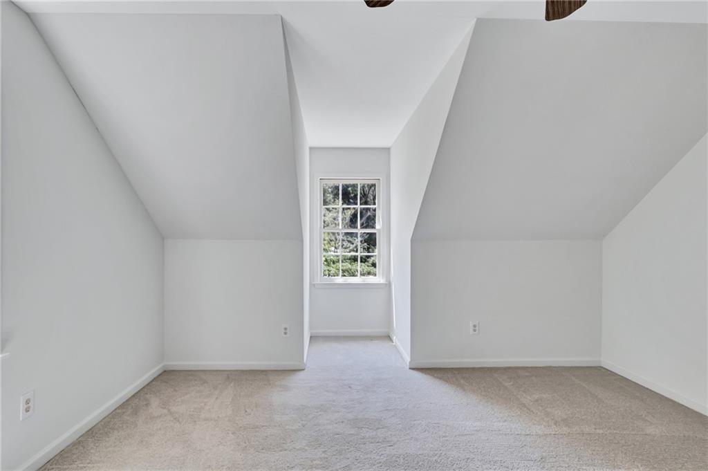 87 Alice Way Property Photo 32