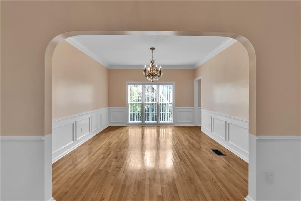 915 Chipley Court Property Photo 4