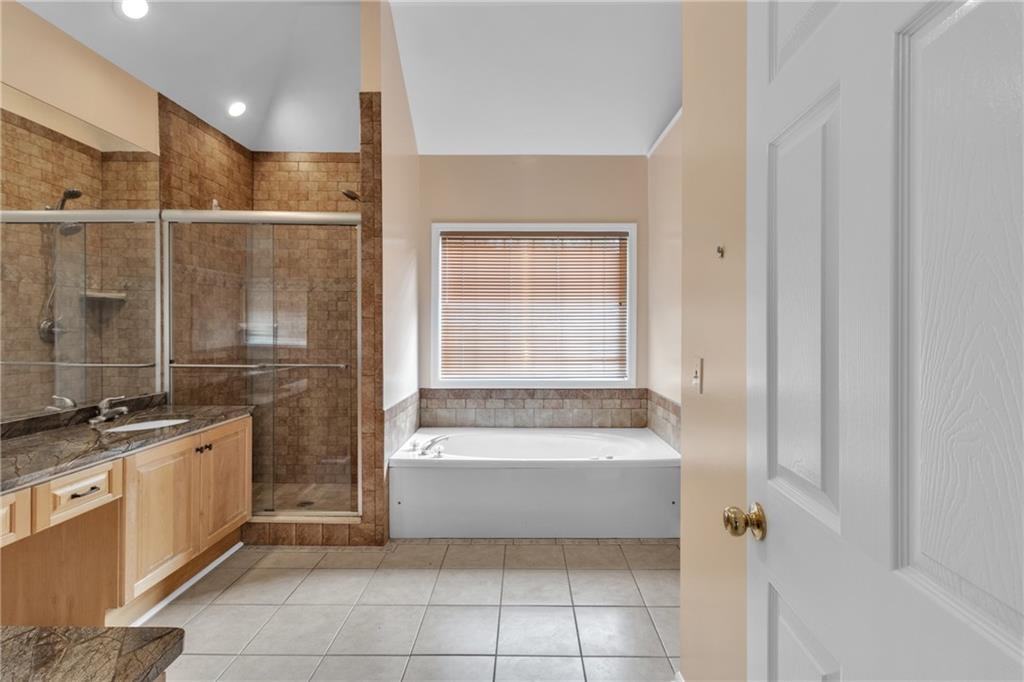915 Chipley Court Property Photo 16